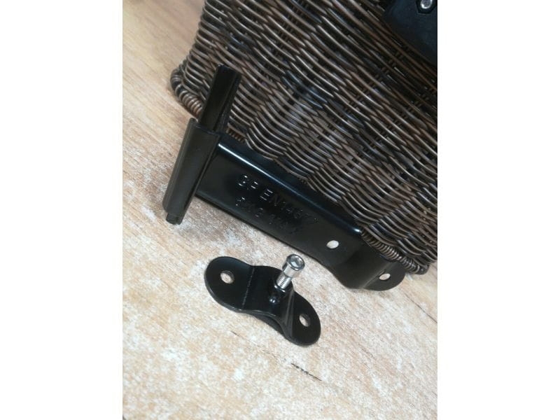 Koszyk przedni FISCHER Retro z uchwytem Click System