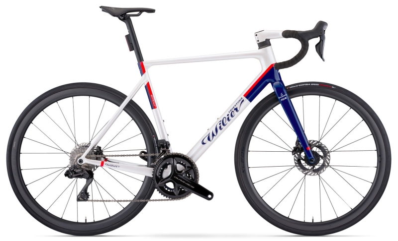 UNYUKF_Verticale_Groupama_Lato_white_ombre-1920x1920_C2MQ9G.jpg