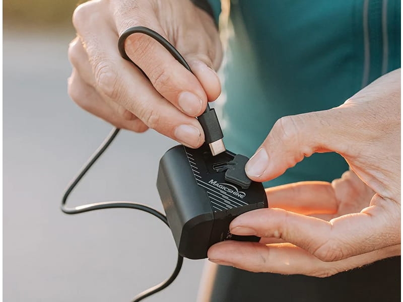 Lampka przednia MAGICSHINE EVO 1100 BLACK, 1100 lumenów