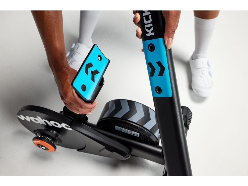 Trenażer WAHOO KICKR CORE 2 (Zwift Cog & Click)
